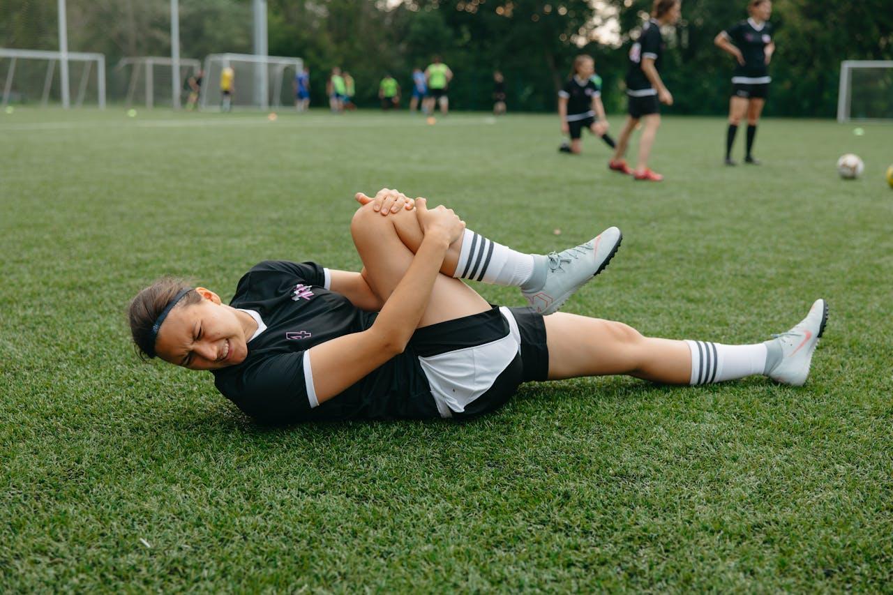 Home 3 Lesiones deportivas en el fútbol y baloncesto: las más comunes y su tratamiento
