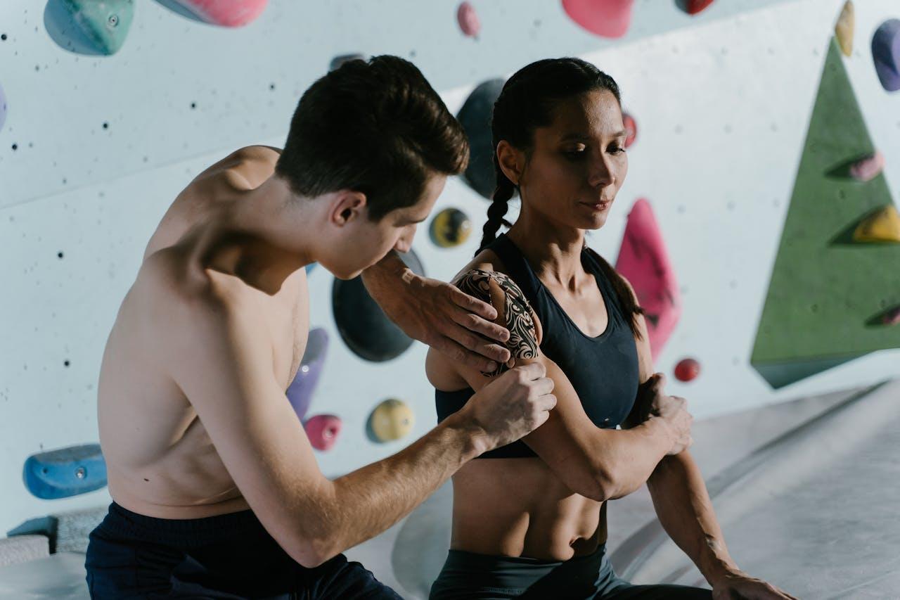 Lesiones deportivas del hombro: tendinitis, luxaciones y ejercicios de recuperación