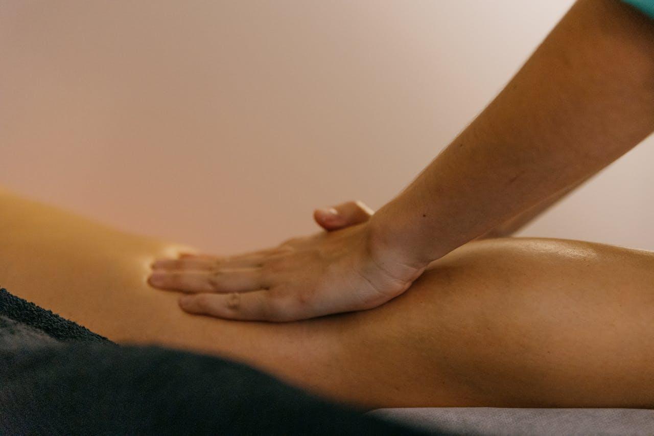Masoterapia para hernia discal: ¿ayuda? Precauciones y beneficios reales