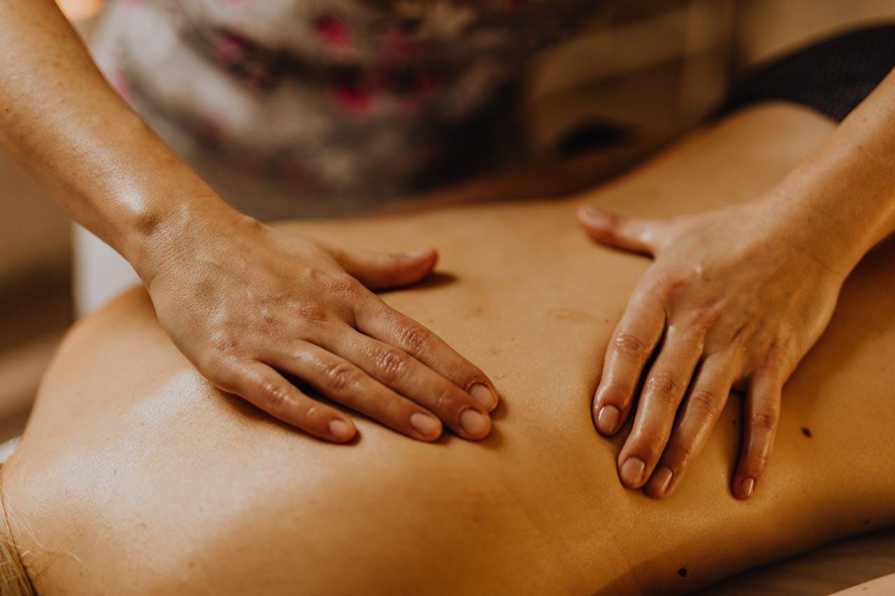 Masoterapia corporal: alivia contracturas y mejora tu bienestar general