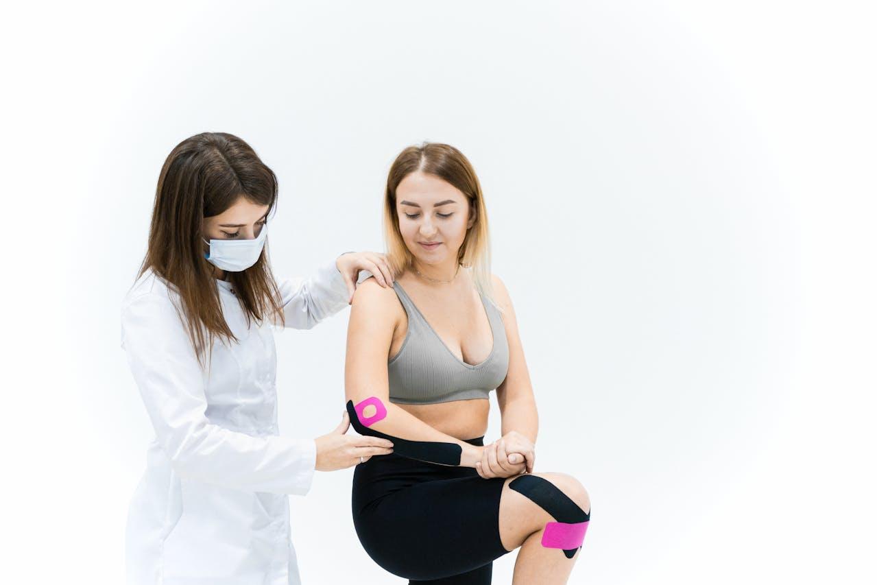 Home 5 Vendaje neuromuscular muslo: aprende a aplicarlo en cuádriceps, isquiotibiales y aductores.