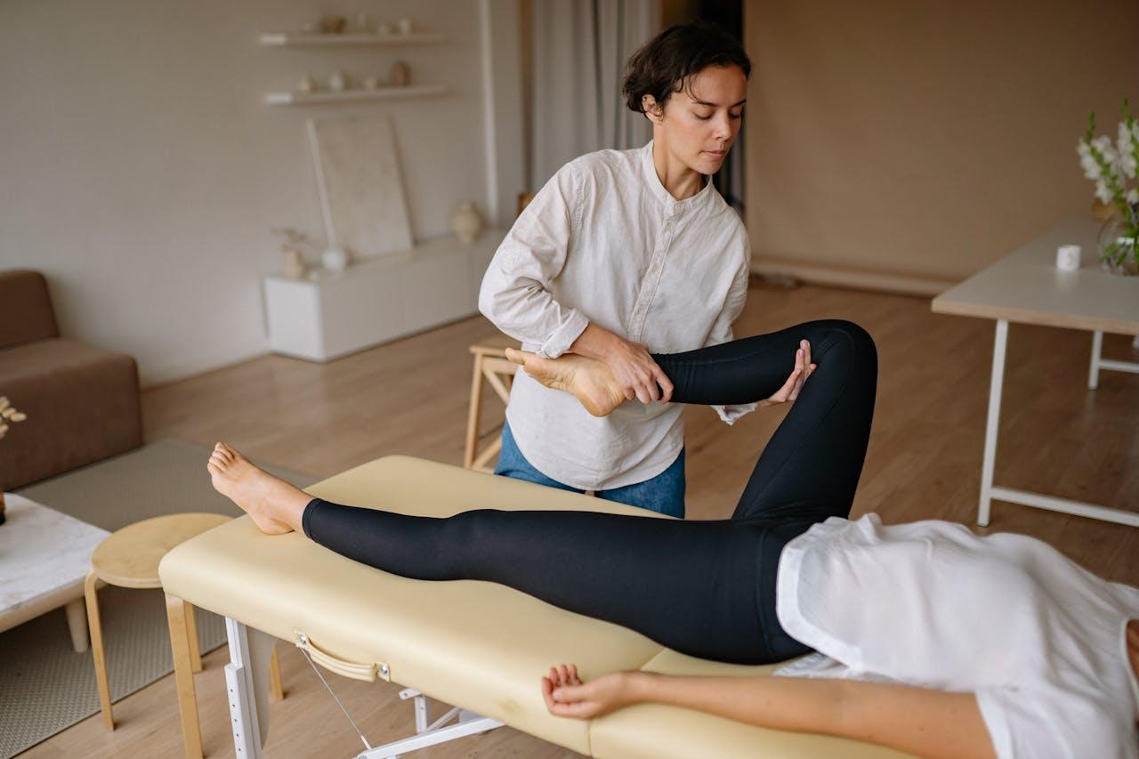 Home 4 Vendaje neuromuscular hueco poplíteo: aprende a aplicarlo para aliviar tensión y mejorar la flexión de rodilla