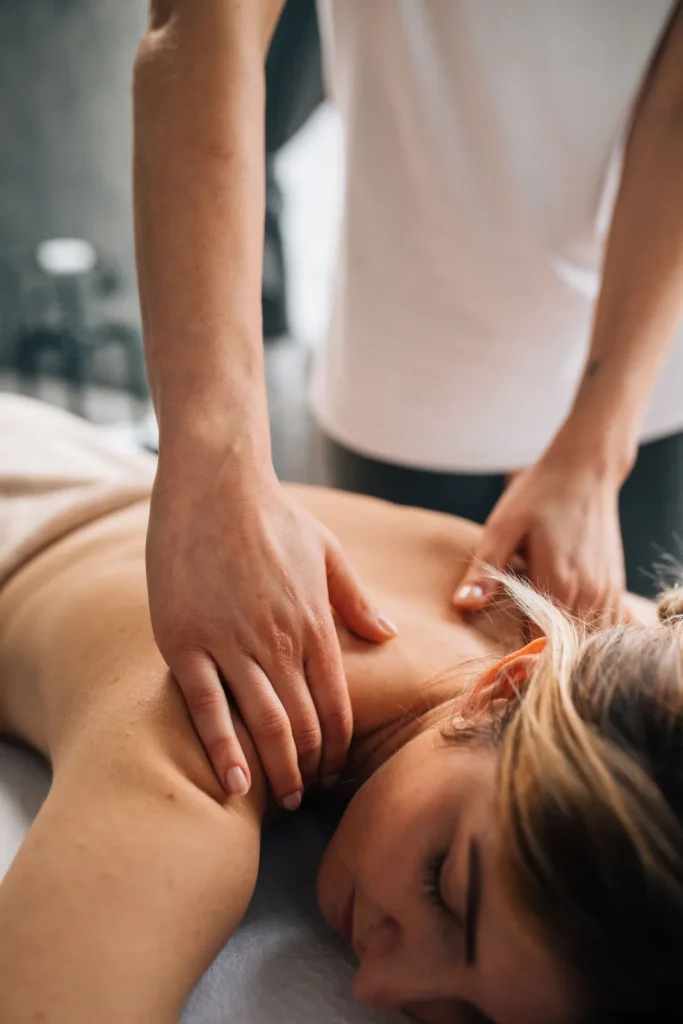 Dolor en el omóplato: aprende qué hacer y qué evitar 2 Musculatura entre la escápula y la columna durante la sesión