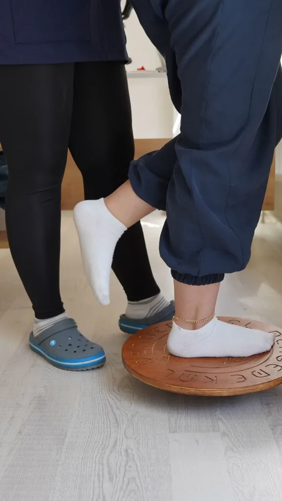 Ejercicios para rodilla: fuerza gradual para tareas diarias 1 Ejercicios para rodilla dentro de un plan de fisioterapia en Puebla