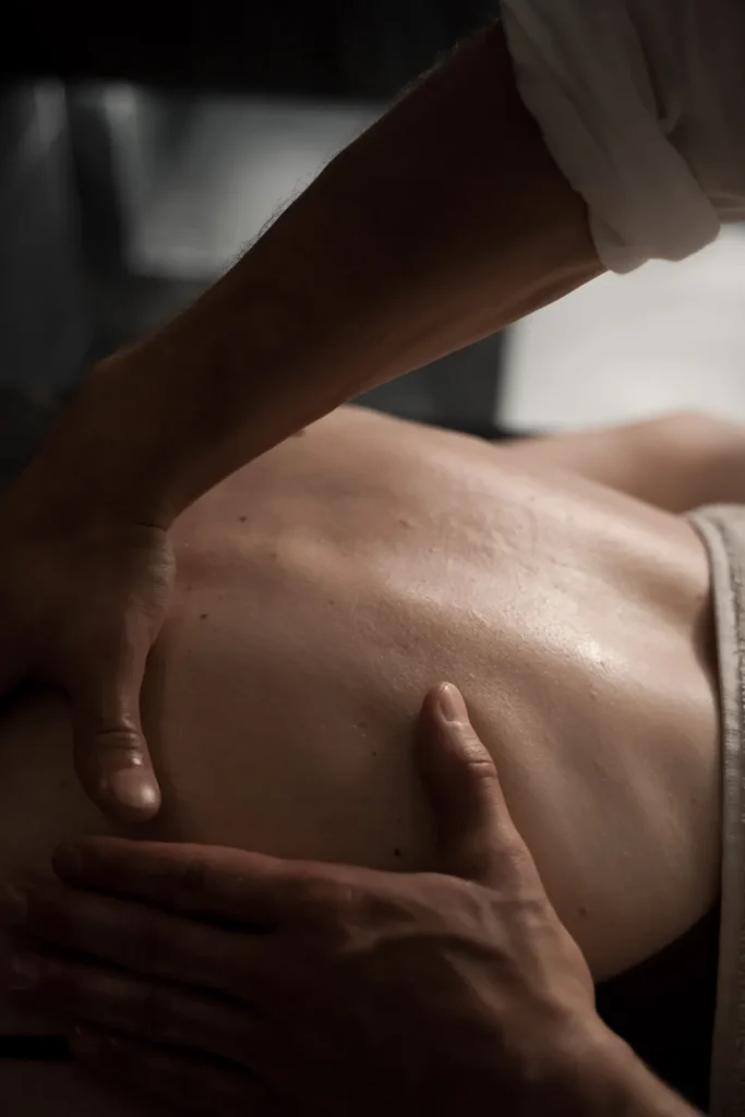 Contractura muscular valorada en una clínica de fisioterapia en Puebla