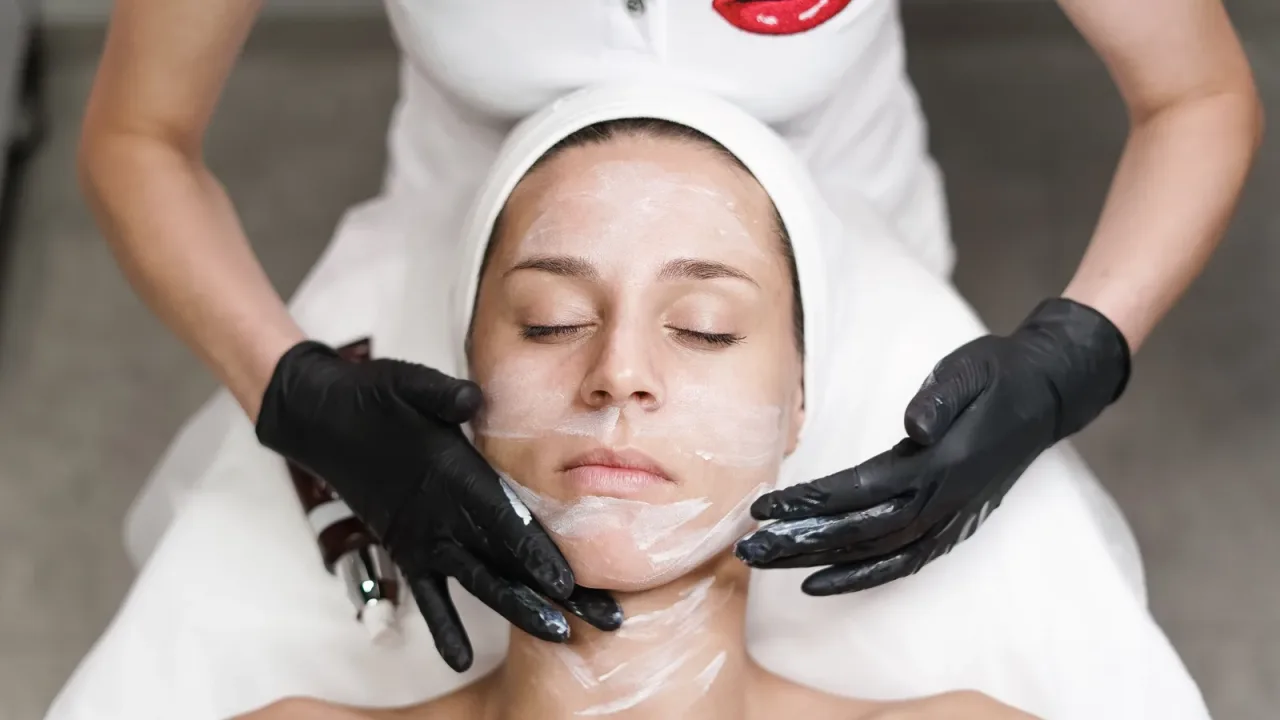 Tratamiento reafirmante facial en una clínica de Puebla