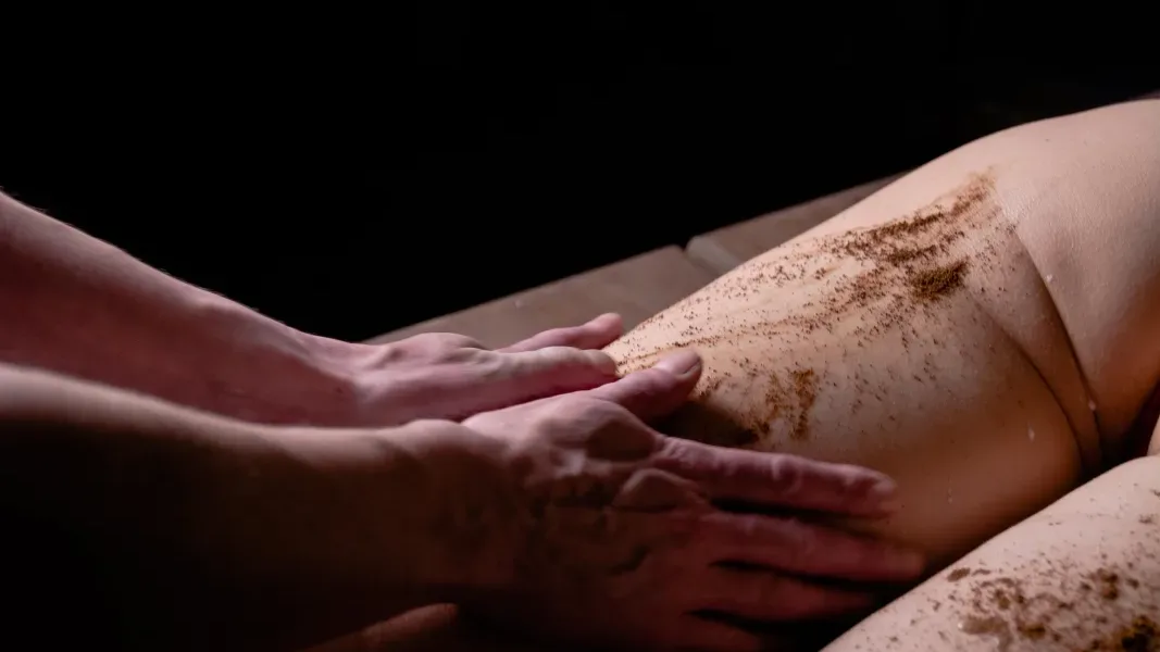 Exfoliación de espalda en una cabina de estética en Puebla