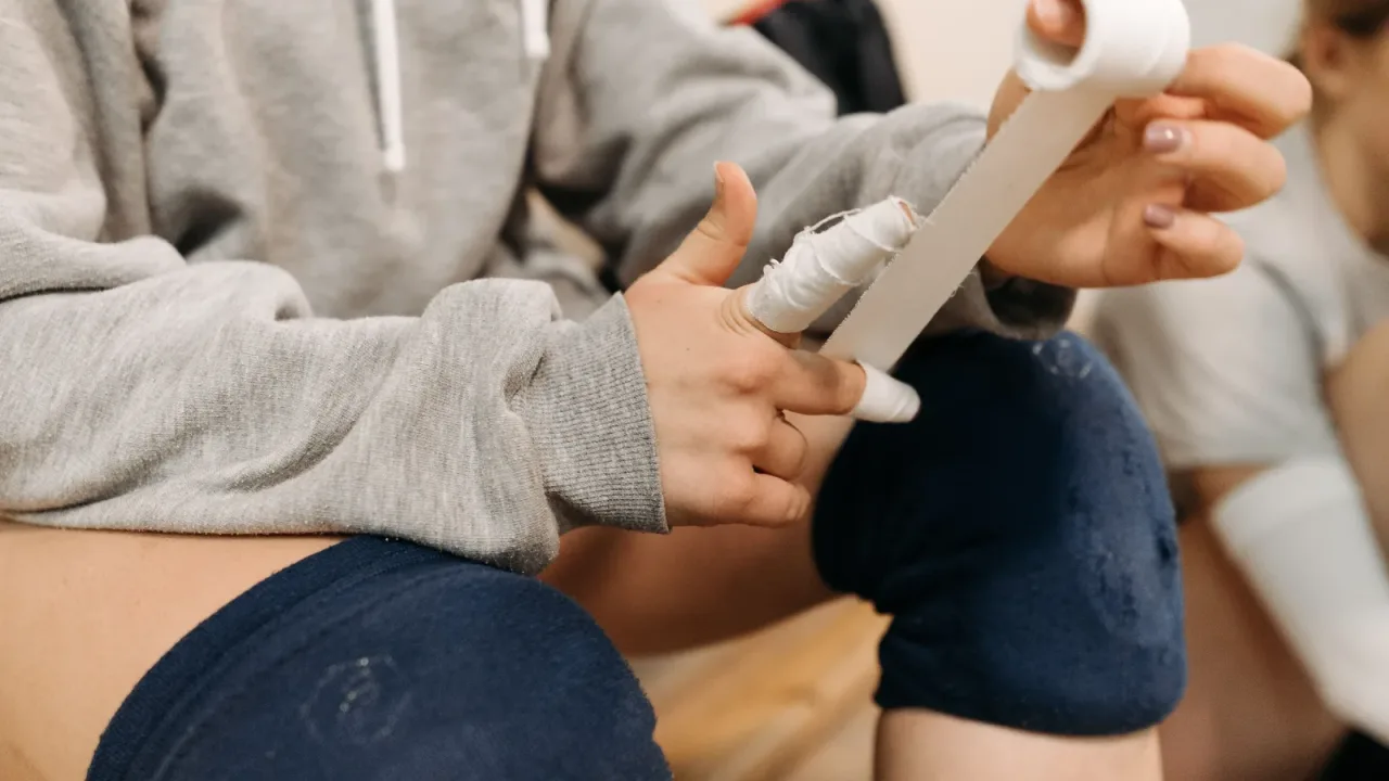 Kinesiotape en la rodilla por tendinitis rotuliana en Puebla